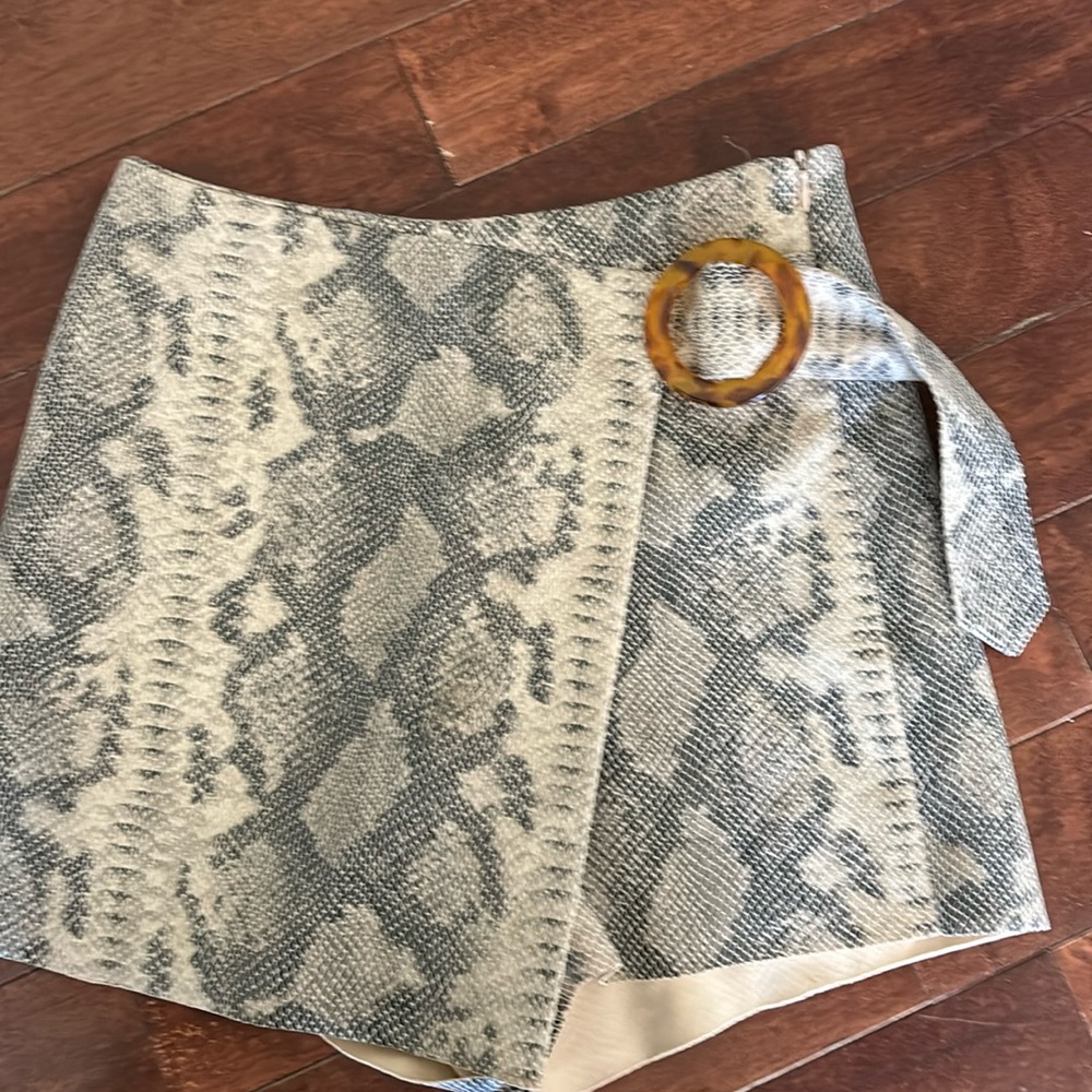 Zara skorts